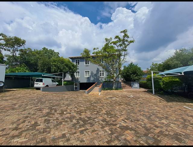 190M² OFFICE TO LET IN HYDE PARK